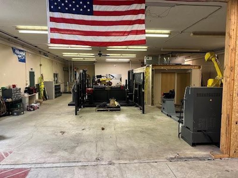 Lincoln Electric Dual Zone Weld Cell, Head and Tailstock, Fixed Table, Rj3iB Control, ArcMate 120iB