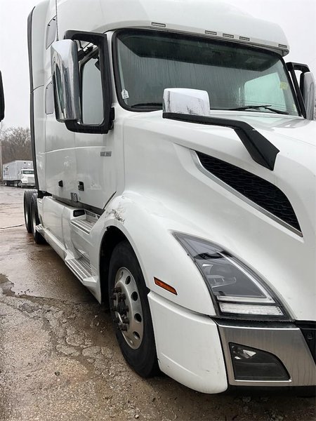 2023 Volvo  4V4NC9EHXPN310965