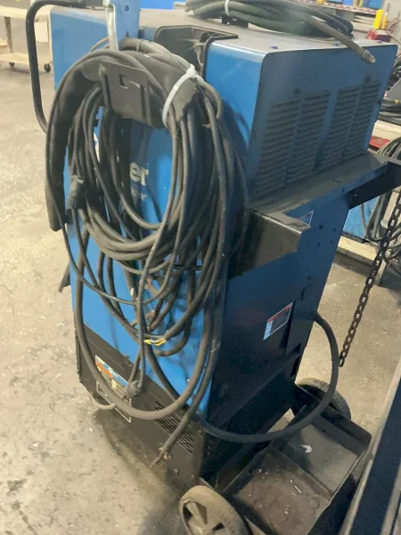 MILLER 300 A WELDER  -  SYNCROWAVE 350LX