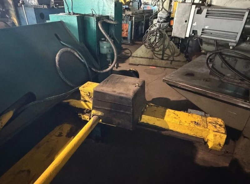 8' X 10 GA NIAGARA #68 SQUARING SHEAR. STOCK # 0758526