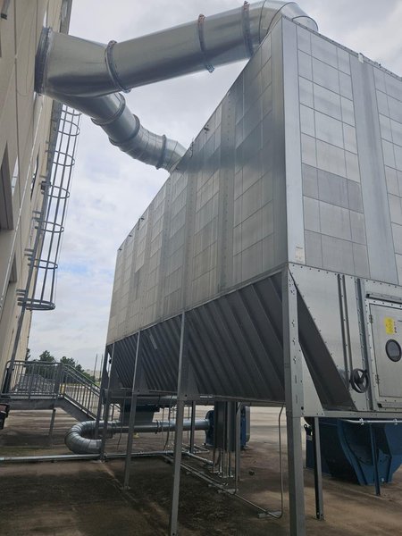 Nederman LBR-C SmartFilter Industrial Baghouse Dust Collector, 2023 – IIoT Controls, Reverse-Air Cleaning &amp; Chain Conveyor
