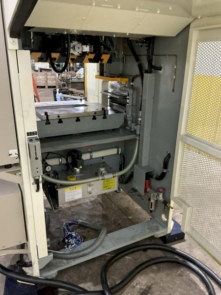88 TON AIDA MODEL #DSF-N1-800 GAP FRAME SERVEPRO SERVO PRESS 6.3” STROKE 2015 : YOBRO #25100