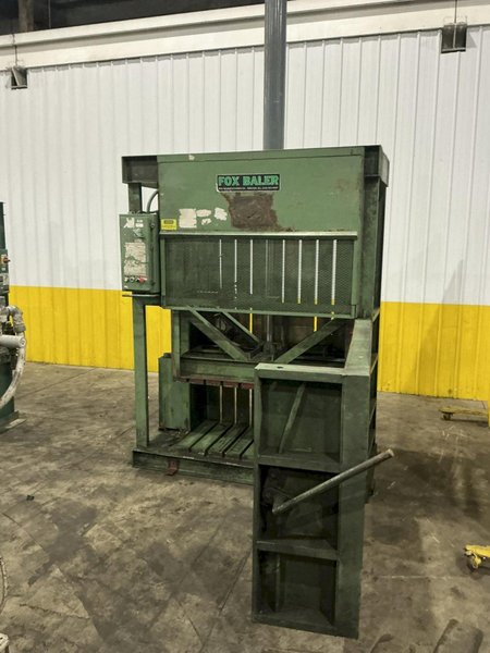30" X 60" FOX VERTICAL HYDRAULIC BALER: YOBRO #24940