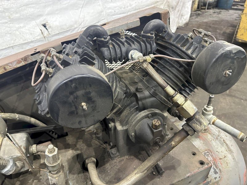 10 HORSEPOWER AIR COMPRESSOR: STOCK #77668