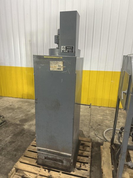 TRINCO BLAST CABINET: STOCK #23720