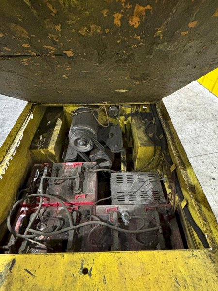 36 VOLT CUSHMAN MODEL #898361 STOCK CHASER/TUGGER CART: YOBRO #24649