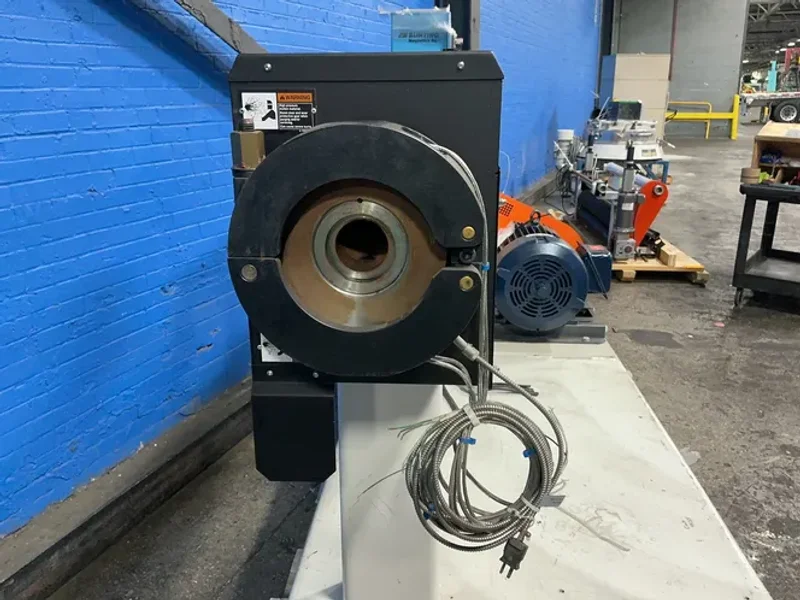 AMERICAN KUHNE 2.5” SCREW PLASTIC EXTRUDER   -  AK 250 30:1 A/C EXT