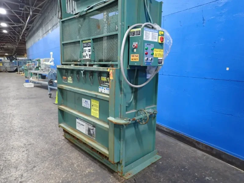 SELCO 48" X 24" BALER  -  V5-HD