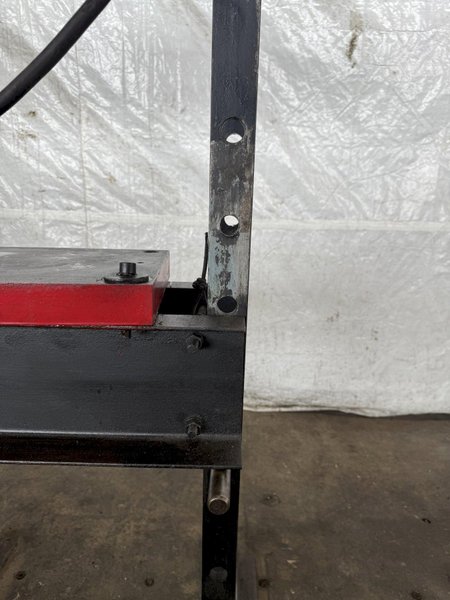 25 TON SAVAGE PNEUMATIC H-FRAME PRESS. STOCK # 0559925