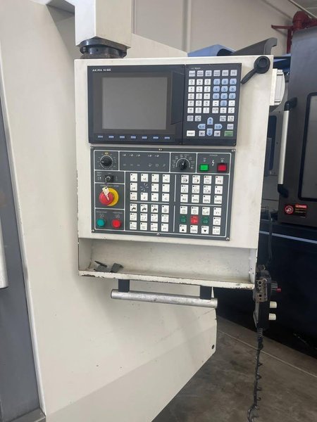 2007 AKIRA SEIKI PERFORMA V5A-XP VERTICAL MACHINING CENTER
