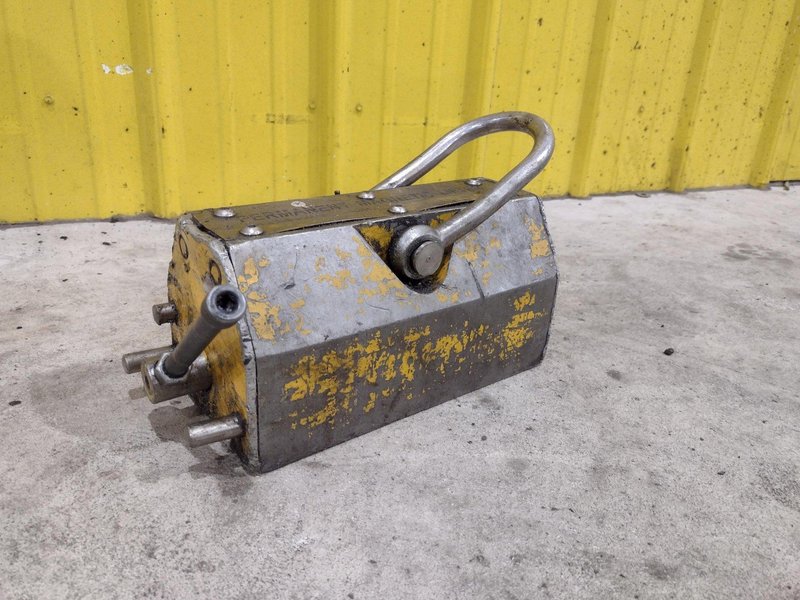 2,200 LBS MAGNETIC LIFTER MODEL #WLL1000KG PERMANENT MAGNET CRANE ATTACHMENT: STOCK #23410