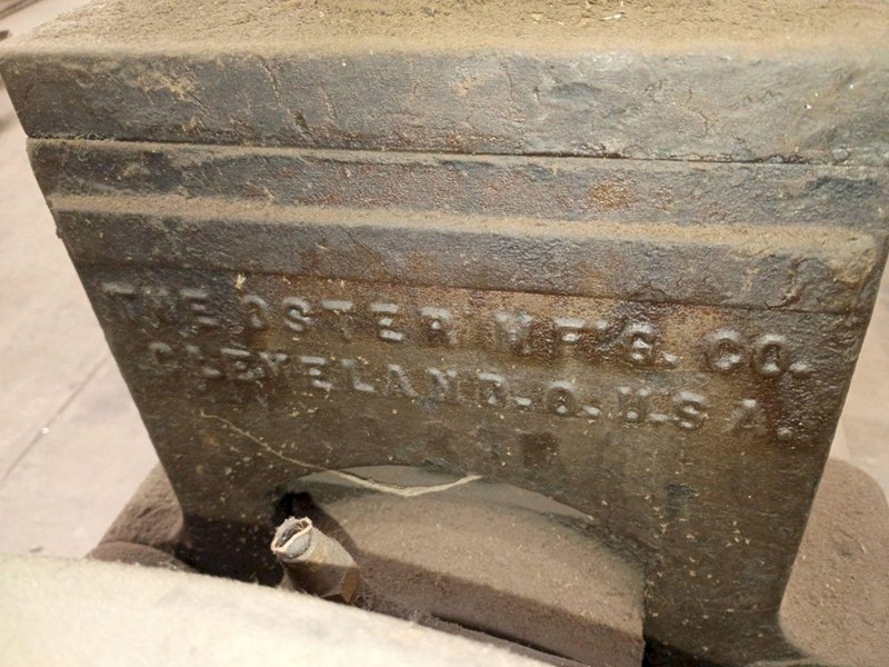 OSTER VINTAGE PIPE THREADER MACHINE: YOBRO #24095