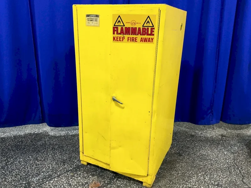 FLAMMABLE SAFETY CABINET