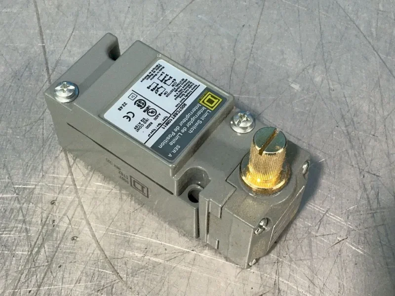 SQUARE D LIMIT SWITCHES  -  9007C68T10M11