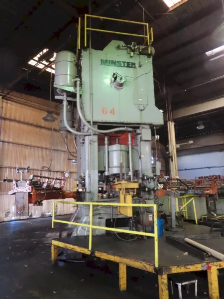 600 TON MINSTER E2-600-96-54 HEVI-STAMPER STRAIGHT SIDE DOUBLE CRANK PRESS. STOCK # 0325826