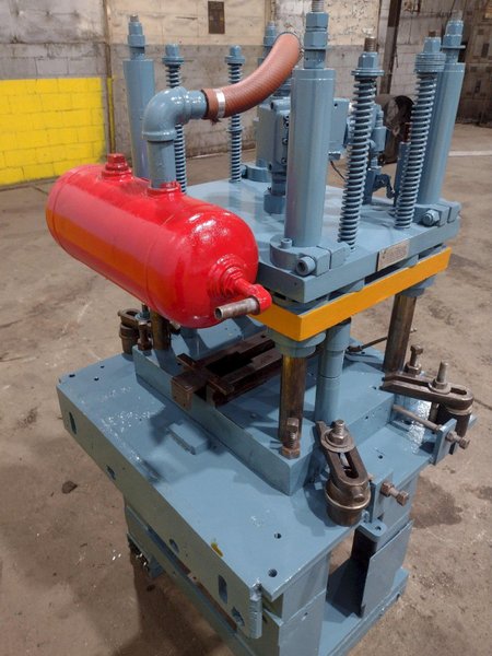 12 TON AIRAM PNEUMATIC CUTOFF PRESS: STOCK #11949