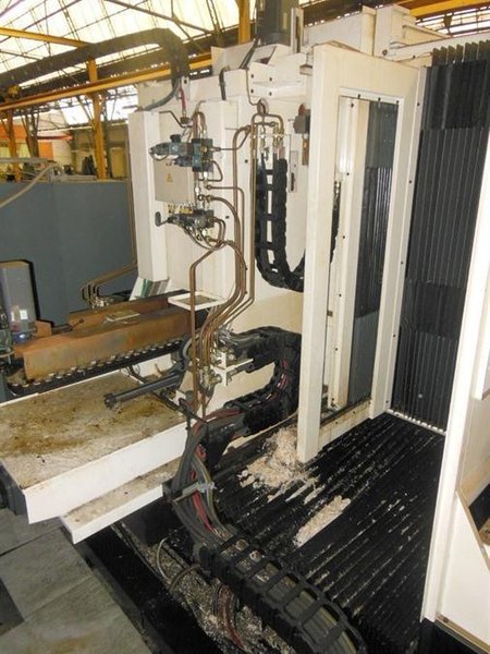 Huron EX10 X: 1200 - Y: 700 - Z: 600mm