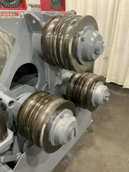 4-1/2” X 4-1/2” X 1/2” ROUNDO R-5 HYDRAULIC VERTICAL/HORIZONTAL ANGLE ROLL: STOCK #80859