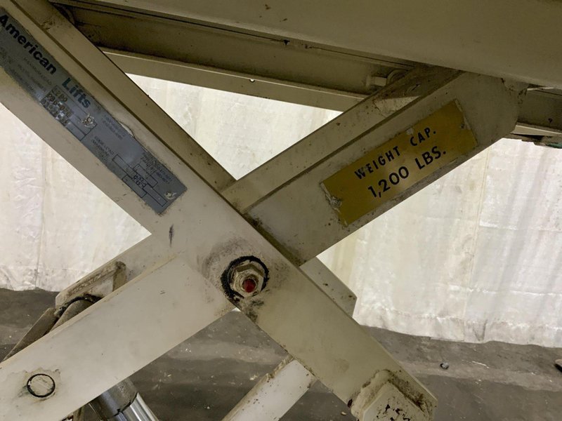 1200 LB AMERICAN LIFTS HYDRAULIC SCISSOR LIFT TABLE: STOCK #80926