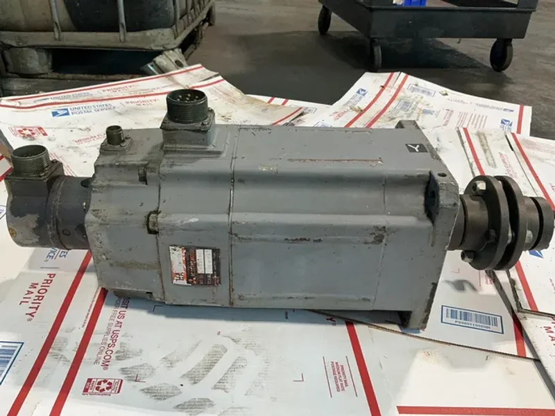 MITSUBISHI AC SERVO MOTOR   -  HA 203CBS
