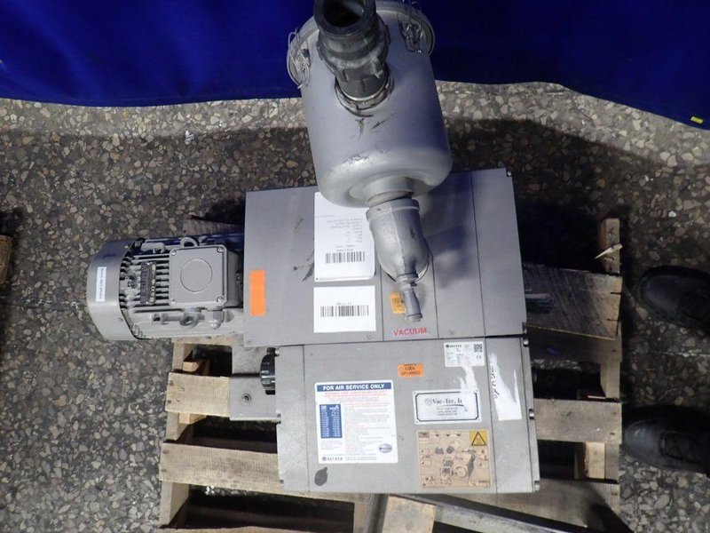 BECKER 165/195 M^3/H VACUUM PUMP  -  U5.166/0-03