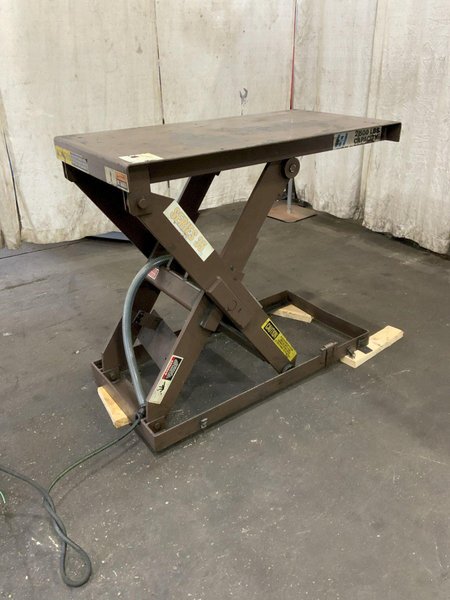 2500 LB AUTOQUIP SERIES 35 MODEL 36S28 HYDRAULIC LIFT TABLE : STOCK #81280