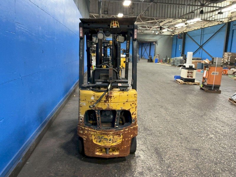 YALE 3700 LBS PROPANE FORKLIFT  -  glc040svxnuse094