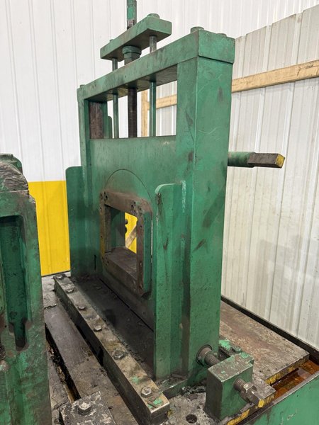 YODER ADJUSTABLE TURKS HEAD FOR ROLLFORMER: STOCK #25179