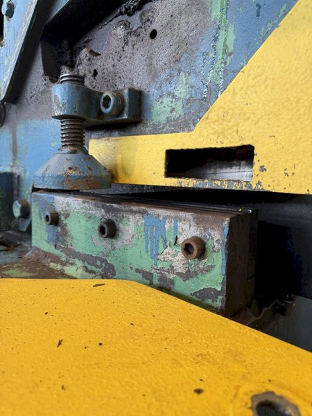 105 TON HILL ACME MODEL #6 HYDRAULIC IRONWORKER: STOCK #23402