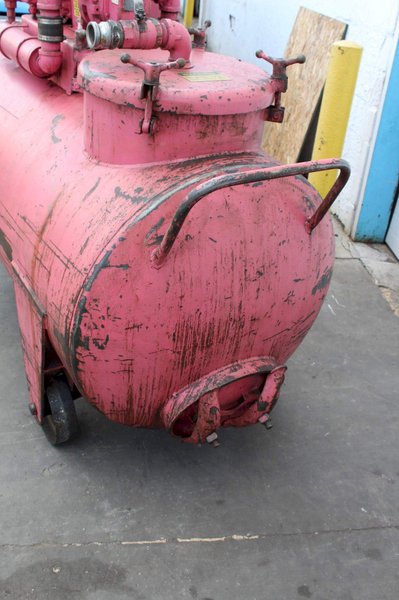 250 GALLON CINCINNATI MILACRON SUMP SUCKER: STOCK #71713