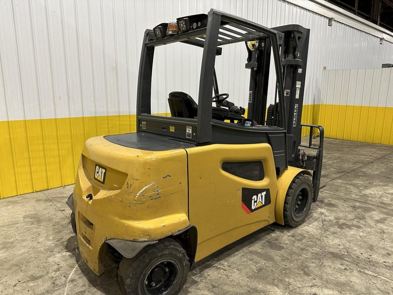 11,000 LBS CAT MODEL #2ET11000 ELECTRIC FORKLIFT, NEW 2019: STOCK #22687
