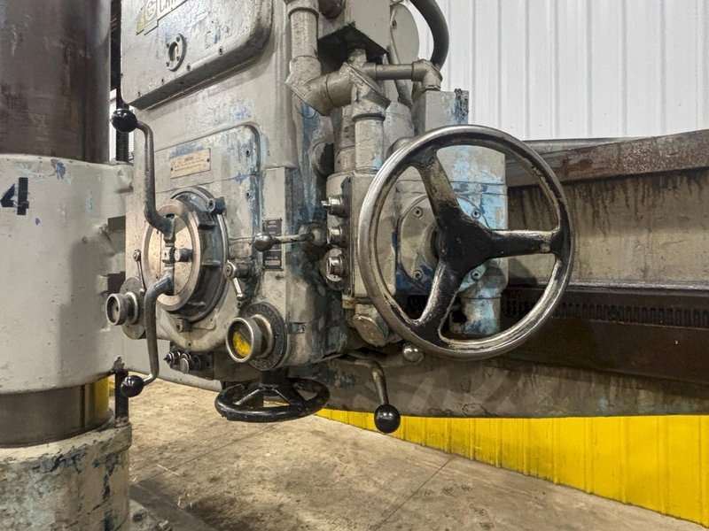 8&#039; ARM x 19&quot; GIDDINGS &amp; LEWIS MODEL #956-CHIPMASTER RADIAL ARM DRILL ON 360° T-SLOTTED BASE: STOCK #23539