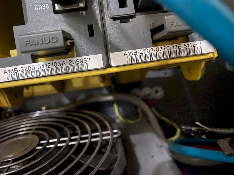 FANUC – R-2000iA/210F w/ R-J3iB Controls &amp; External Controls Panel REFURBISHED