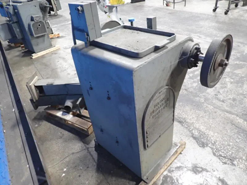DIVINE BROTHERS COMPANY 5 HP DOUBLE-ENDED BUFFER  -  VCS-5