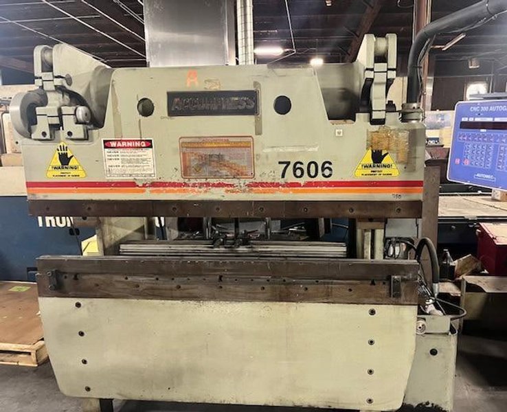 60 Ton x 6′ Accurpress 7606 Hydraulic Press Brake, 1998 – CNC Backgauge, Foot Pedal