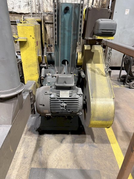 Fox model F10-00135-25 right hand 25hp single end snag grinder s/n 56718-3 with safety guard and disconnect
