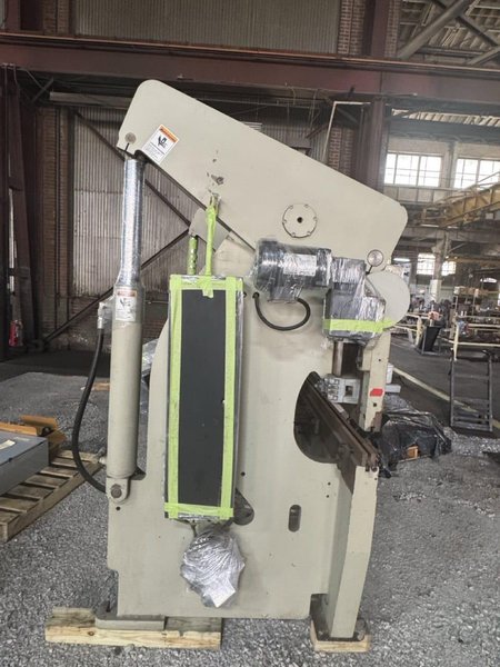 100 Ton x  8′ Accurpress 71008 Press Brake, 2003