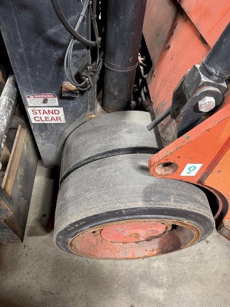40,000 LB ROYAL T400-C FORKLIFT. STOCK # 0650326