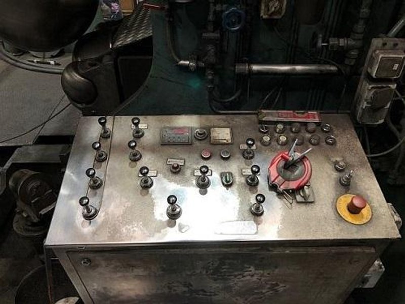 SMT MDL# MV20 BL5022 FLANGING MACHINE