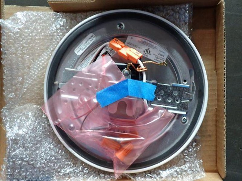 Eaton 13.2 W Halo Surface LED Downlight - Sld606927whjb