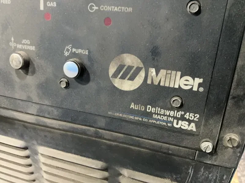 Miller  450 A  Welder  - Auto Deltaweld 452
