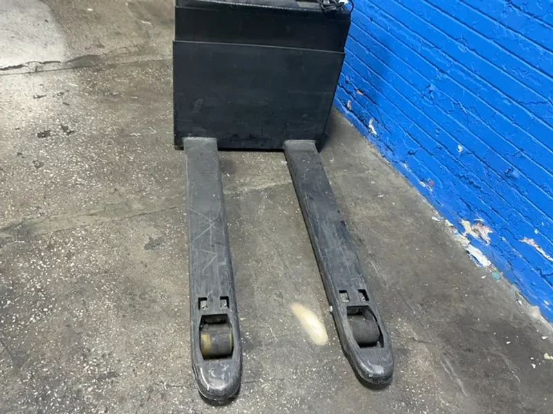 VESTIL 3000 LBS FULLY POWERED ELECTRIC PALLET TRUCK  -  EPT-2547-30