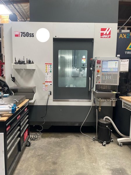Haas UMC-750SS Universal Machining Center, 2023 – 70 Tool SMTC, TSC, Programmable Coolant, Chip Conveyor, High Pressure Coolant