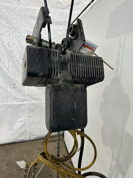 1/2 TON R&amp;M LOADMATE POWERED CHAIN FALL HOIST. STOCK # 1157722