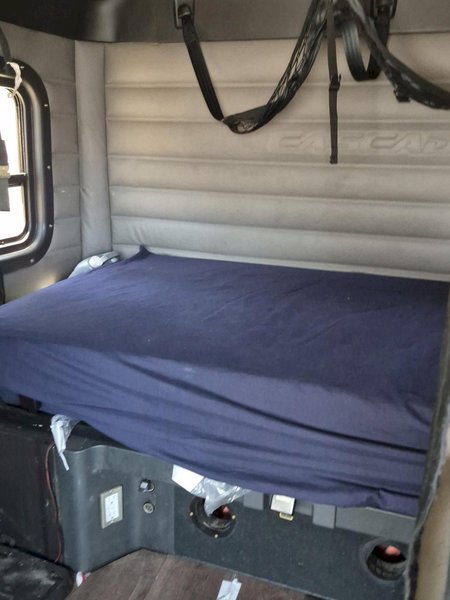 Freightliner Cascadia 126 Sleeper Truck, 2019 – Detroit Diesel, Automatic, Tandem Axle