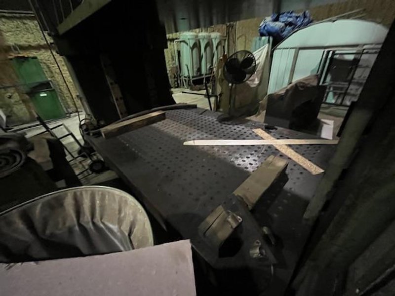 700 TON VERSON 700-HD-2-144T HYDRAULIC PRESS STOCK# 3992