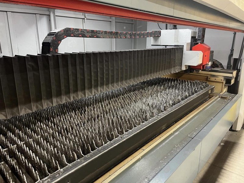 4,000 Watt Durma HDFS 3015 Fiber Laser, 2022 – 5′ x 10′ Dual Table, Dust Collector, IPG Chiller, Low Hours