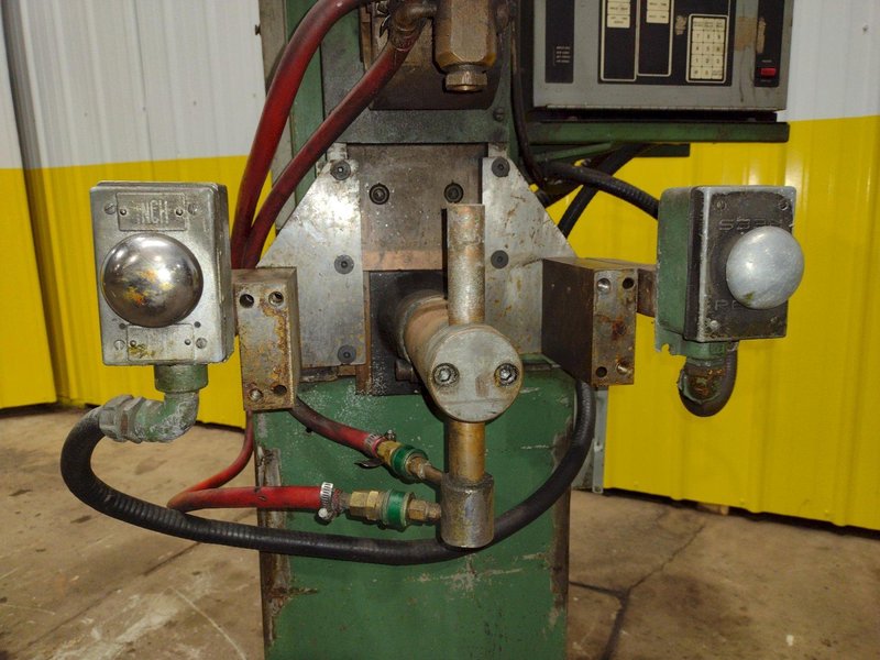 30 KVA X 8&quot; TAYLOR WINFIELD AIR OPERATED SPOT WELDER: STOCK #20249