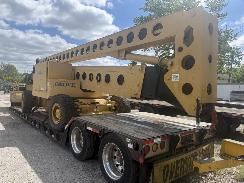 125' GROVE MODEL AMZ-131XT DIESEL POWERED OFF-ROAD MANLIFT: YOBRO #25206
