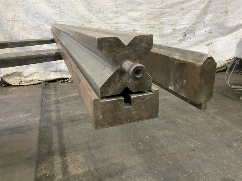 12' 4-WAY PRESS BRAKE DIE WITH BOTTON HOLDER &amp; 12' TOP DIE: STOCK #81407